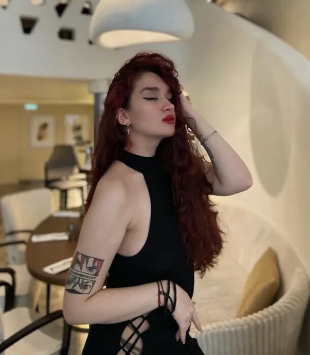 Николь Харламова.