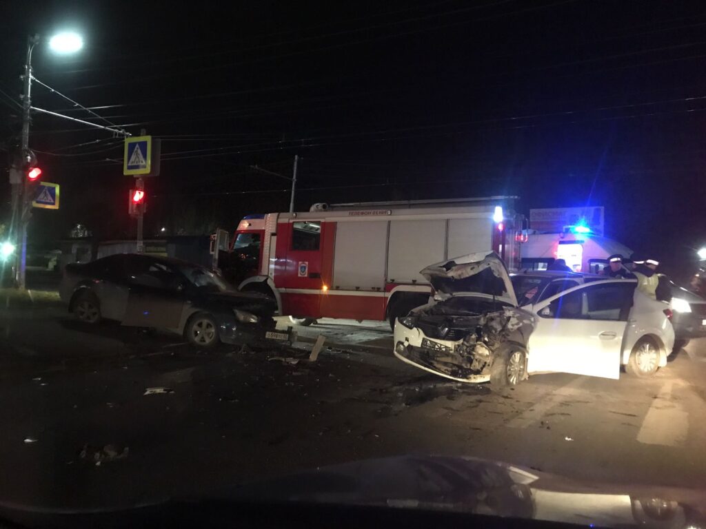 На улице Бирюзова Рязани произошла серьёзная авария