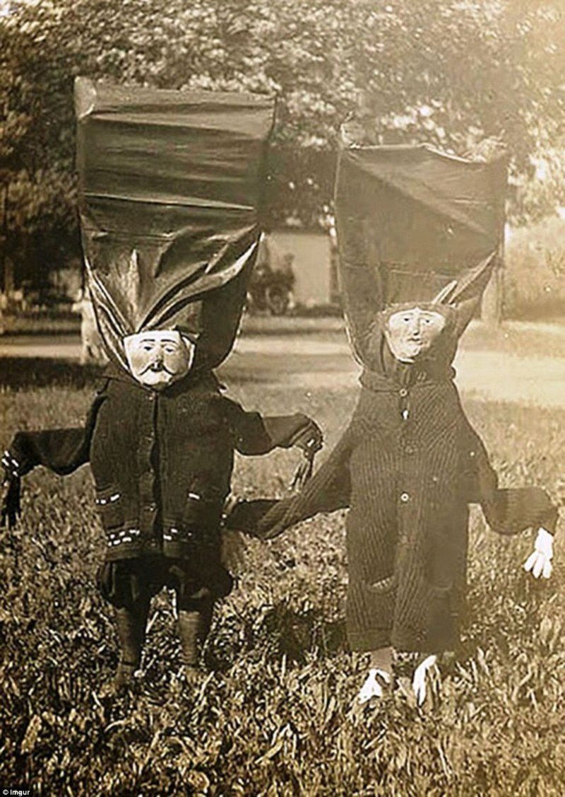 Старые костюмы на Хэллоуин