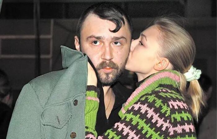 Оксана Акиньшина и Сергей Шнуров / Фото: showbiz.mirtesen.ru