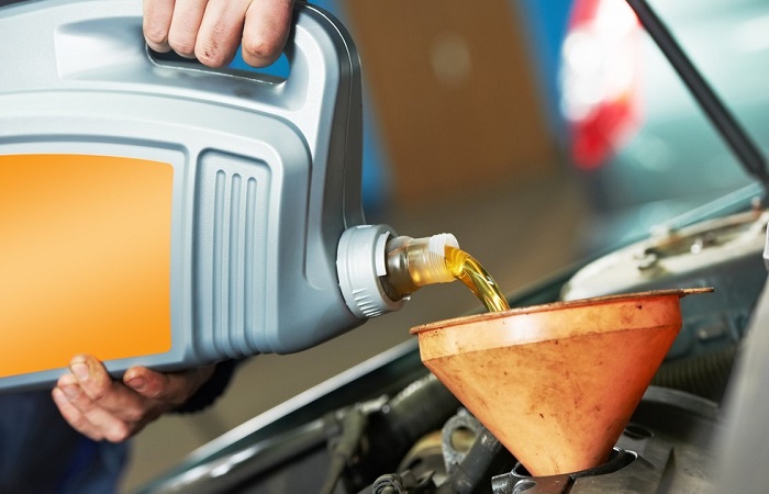 Лайфхаки для автомобиля: как понять, что уже пора менять моторное масло