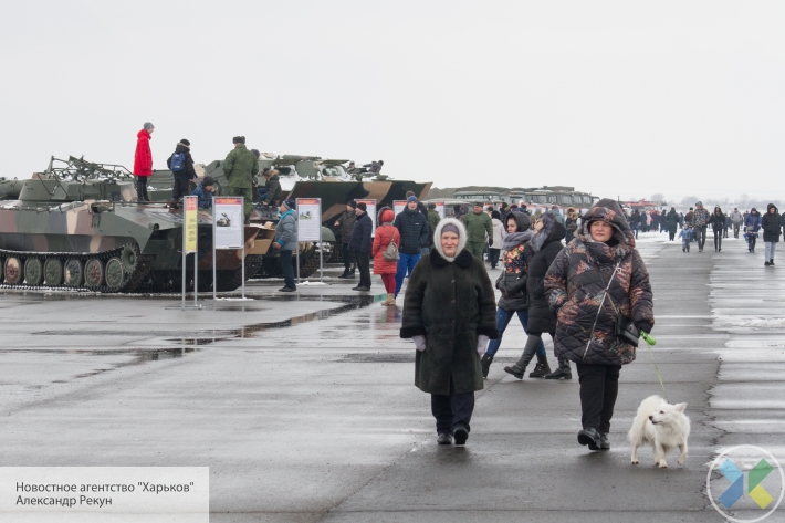 Аэропорт Луганска ожил: ЛНР с почестями отмечает 23 февраля