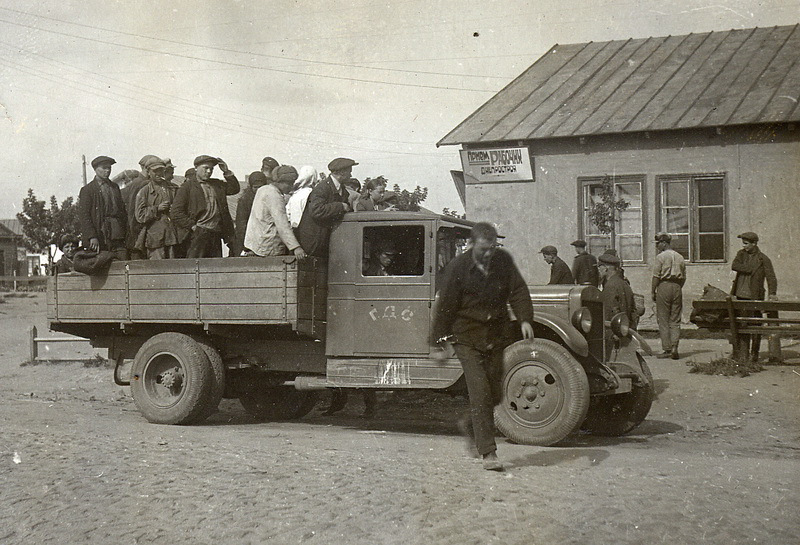 От первого лица:  дневник строителя ДнепроГЭС.  1927 год было , года , меня , 1927 , была , строительства , «Днепростроя» , людей , строительство , этом , только , очень , этого , труда , жили , стройку , 1928 , Среди , отдела , Поэтому 