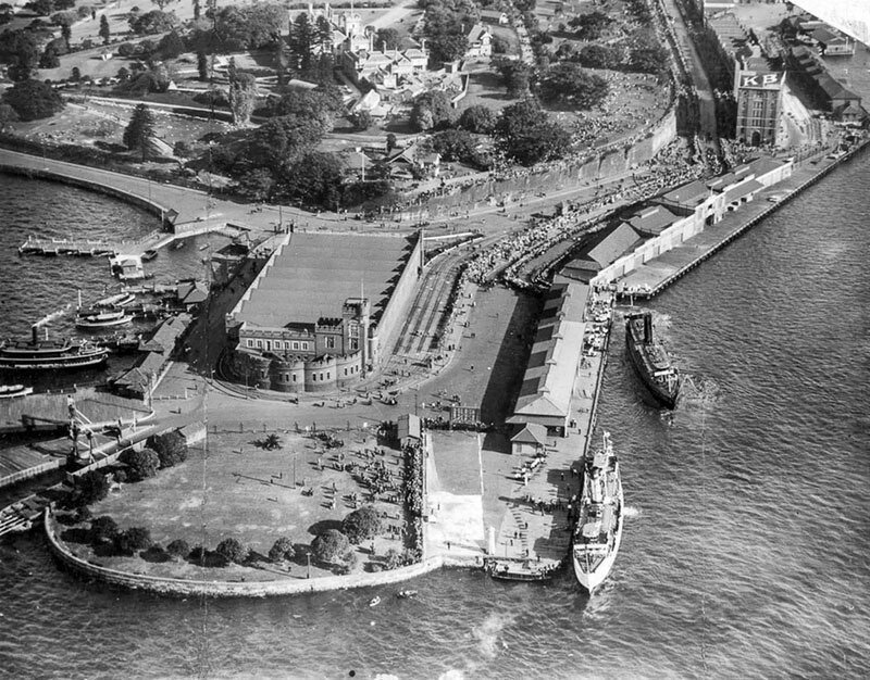 Трамвайное депо в старом форте, 1952 год. На этом месте будет построен Сиднейский оперный театр. история, ретро, фото