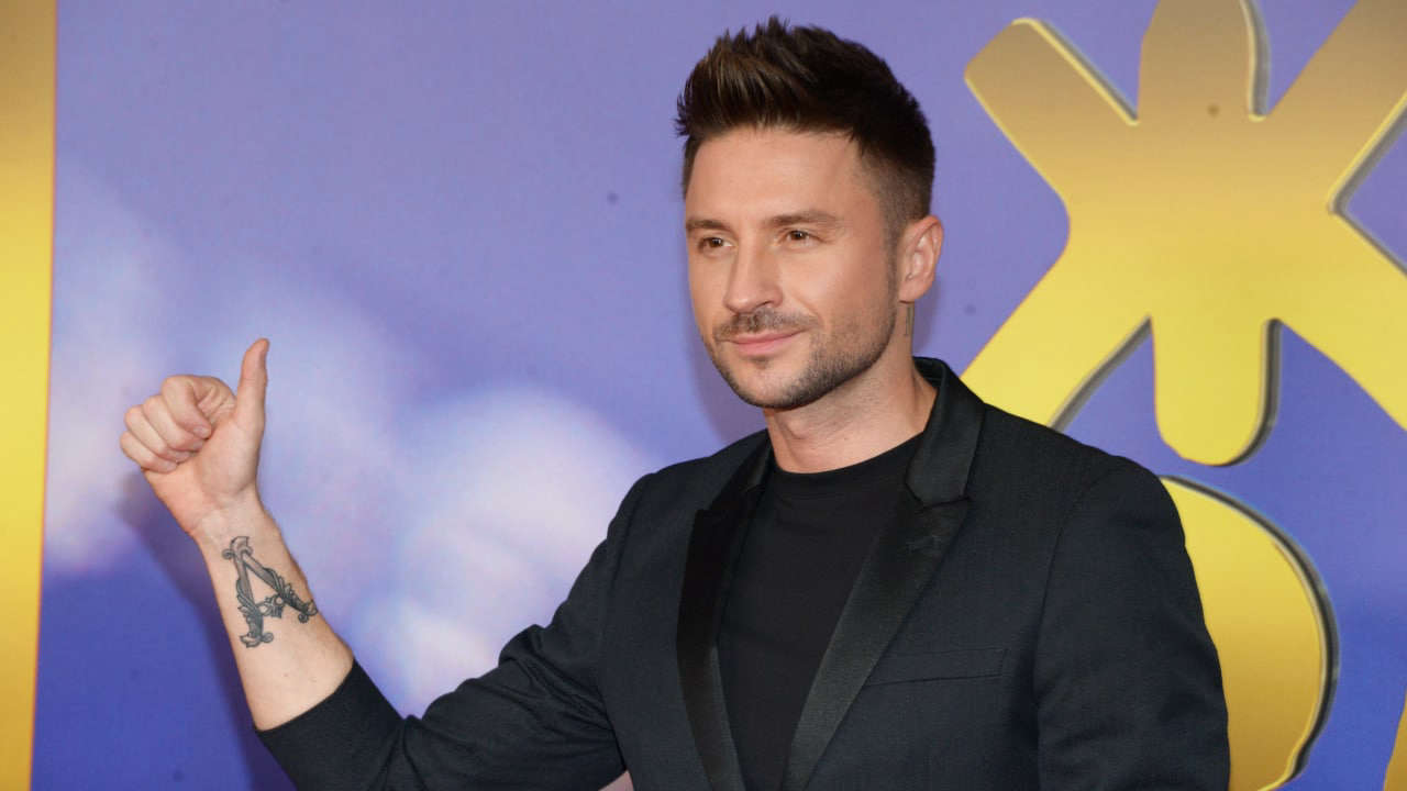 Сергей Лазарев объяснил, как справляется с трудностями воспитания детей в одиночестве