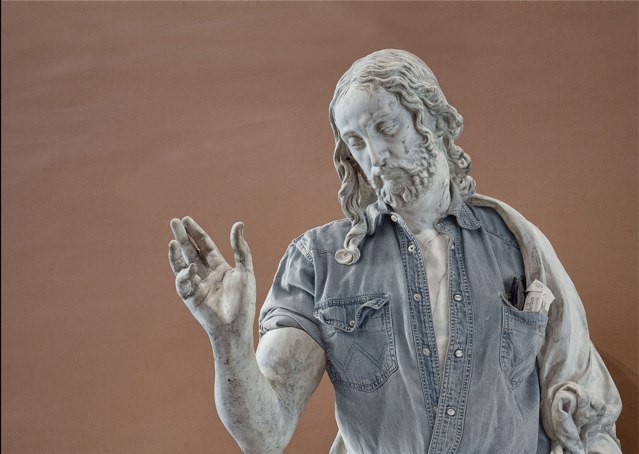 statue