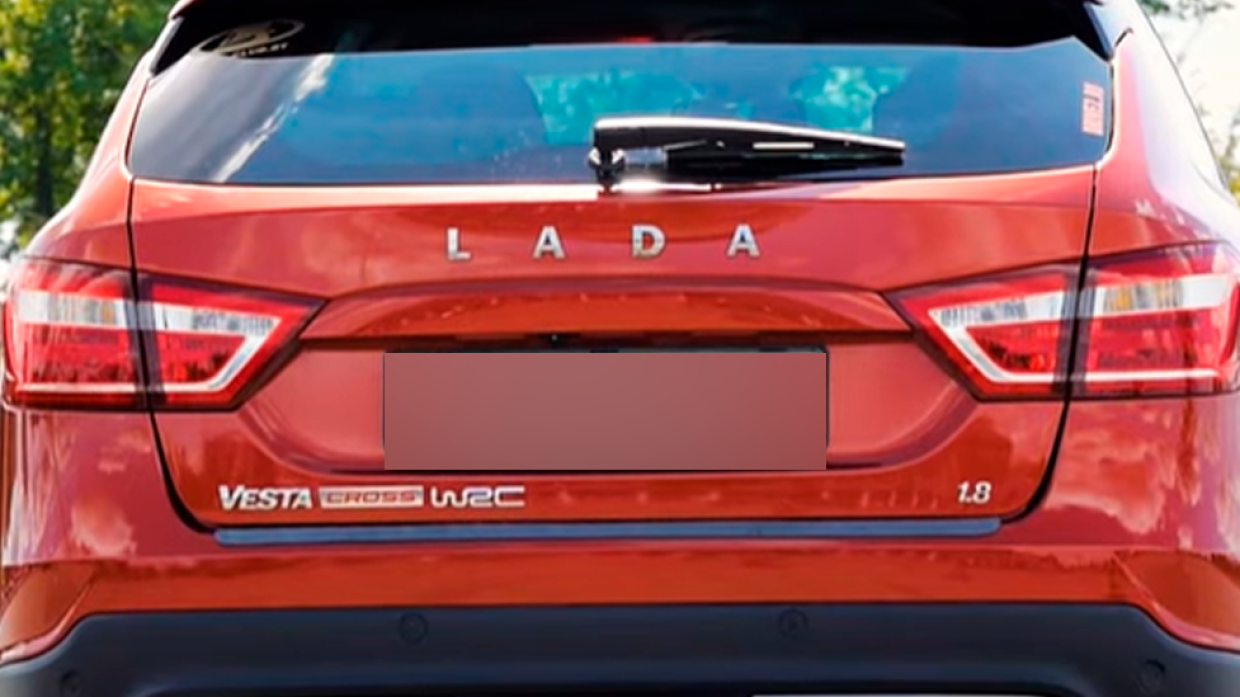 Дизайнер Шторм представил рендер уникальной двухэтажной Lada Vesta CW Cross