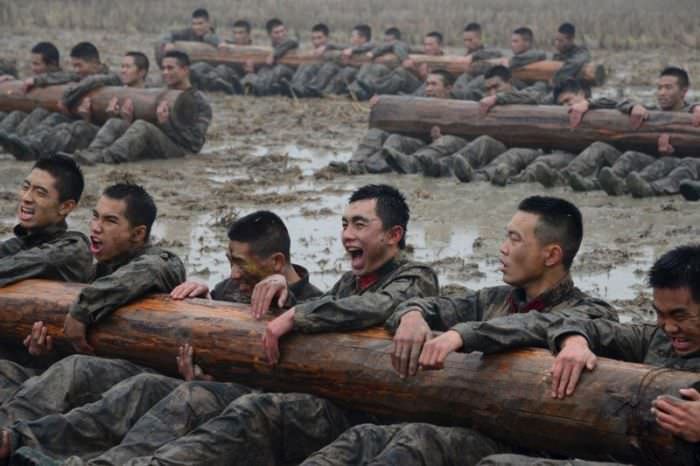 Тренировка солдат в китайской армии армия