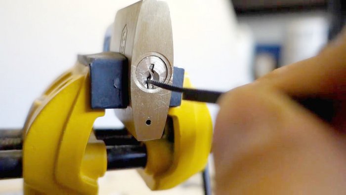 Как вытащить обломок ключа из замка ключ в замке,мастер на все руки,полезные советы