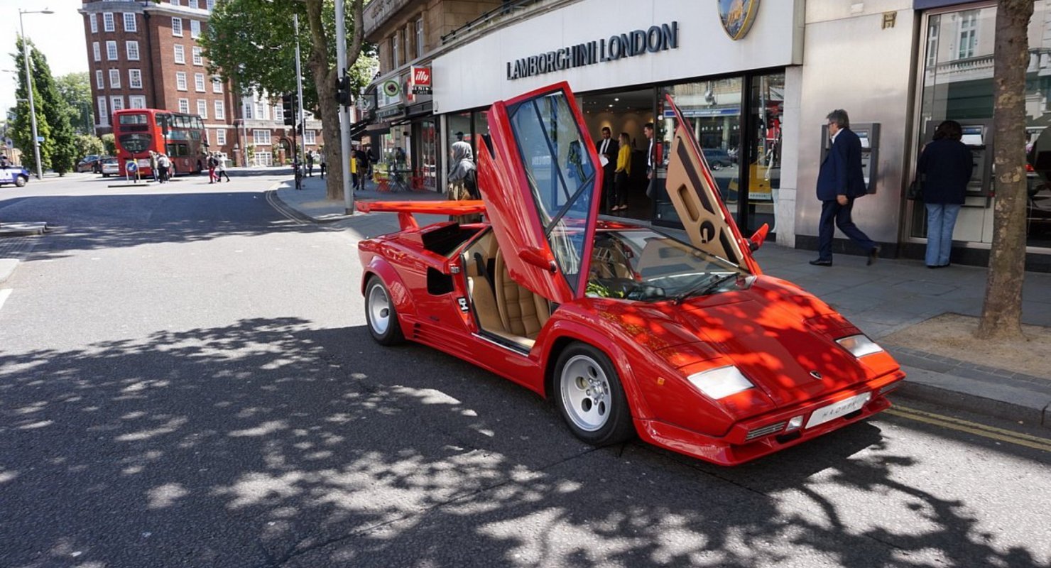 Lamborghini 18 мая представит ограниченный тираж Sian в честь пятидесятилетия Countach Lamborghini 18 мая представит ограниченный тираж Sian в честь пятидесятилетия Countach Автомобили