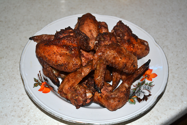 жареные крылышки в духовке. крылья тандури. куриные крылышки на сковороде. куриные крылышки на сковороде. крылышки в соевом соусе с медом.