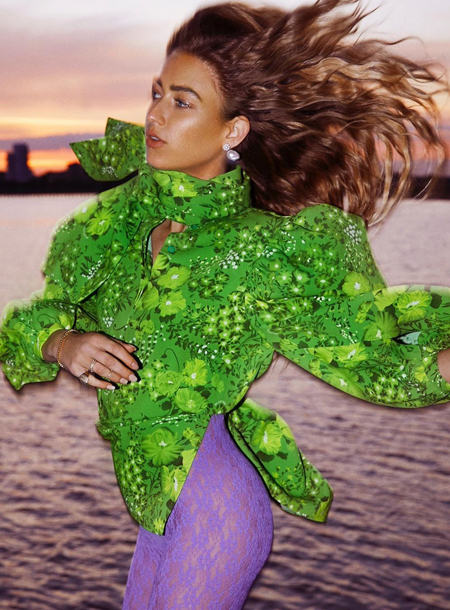 Стиль fashion-инфлюенсеров: свободные отношения Эмили Синдлев с цветовым спектром и резонирующими принтами Стиль fashion-инфлюенсеров: свободные отношения Эмили Синдлев с цветовым спектром и резонирующими принтами Мода,Стиль звезд