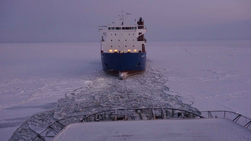 «Адмирал Макаров» провел уникальную спасательную операцию в Карском море