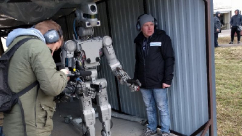 Созданного МЧС РФ робота Федора окрестили на Западе «российским Терминатором»