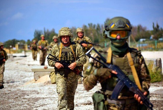 В скором времени для Украины наступят критические часы из-за продвижения Вооруженных сил России в Харьковской области, сообщает испанская газета El Pais.