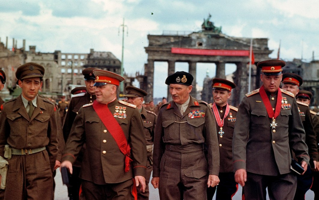 Почему берлинский парад Победы 1945 года оказался забыт Берлин,Вторая мировая война,Мировое обозрение,Парад Победы