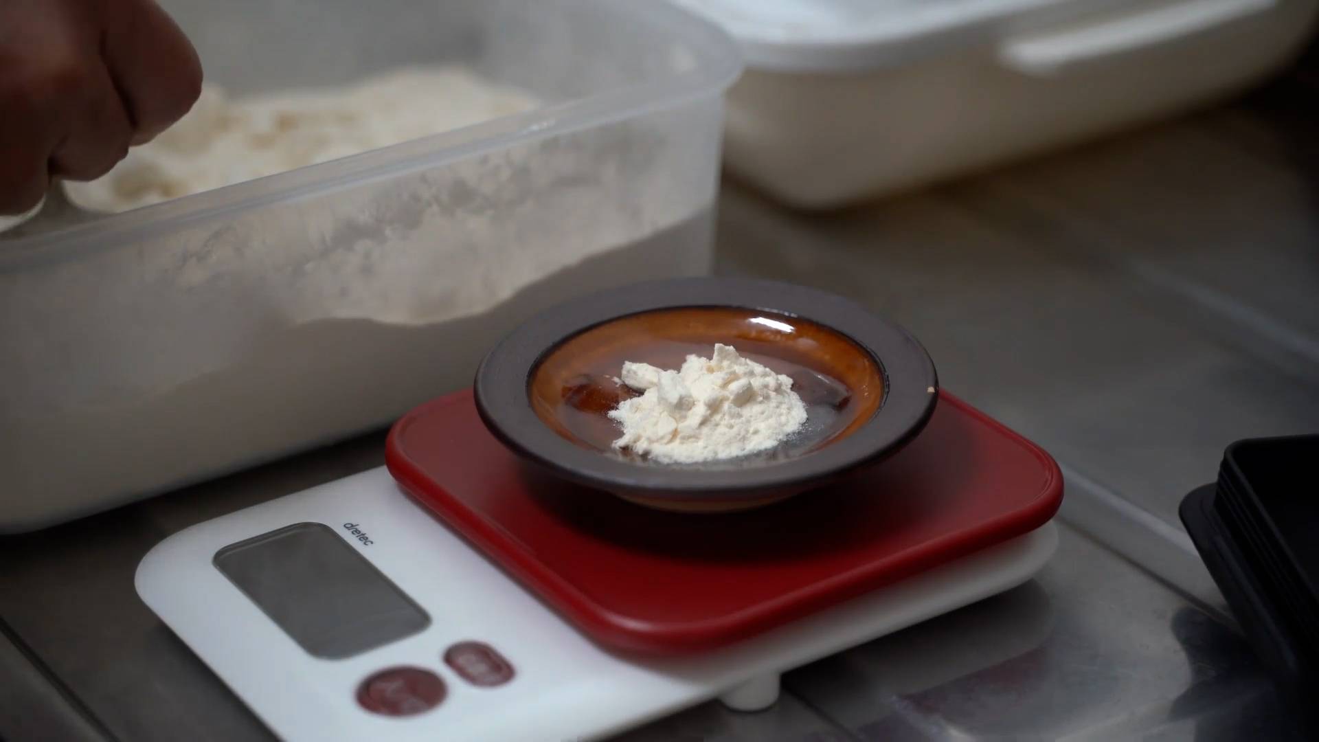 Владелец магазина кимоно в Идзумо изобрел мороженое с порошкообразным шелком