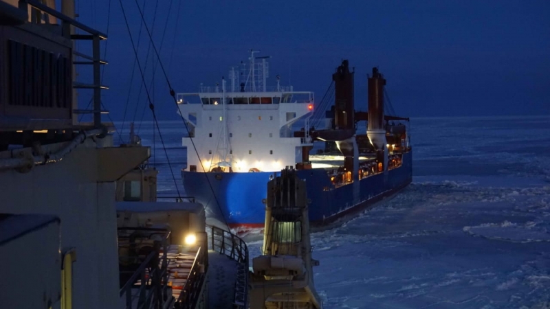 «Адмирал Макаров» провел уникальную спасательную операцию в Карском море