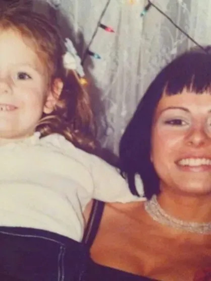 Оксана Лаврентьева показала архивные фото с дочерью в честь её 28-летия Лаврентьева, дочерью, АлинойОксана, Алина, Оксана, матерью, родила, АлинойАлина, ЛаврентьеваПак, ЛаврентьеваПакОксана, замужем, 47летняя, правления, председателя, Костин, заместителем, Антоном, Андрей, глава, оказался