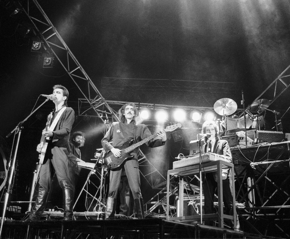 Вот кто автор песен «Наутилуса»