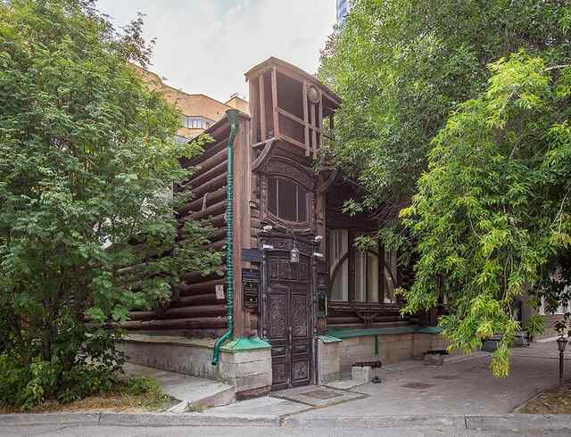Впечатляющие деревянные дома столицы Урала