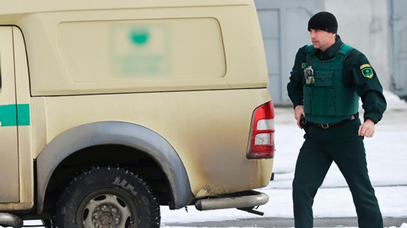 Вооруженные бандиты ранили инкассатора «Почты России» в ходе перестрелки в Москве