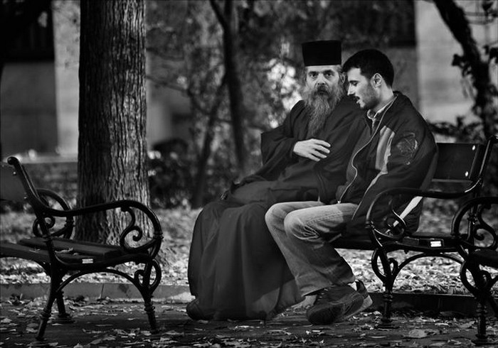 Чёрно-белые снимки с элегичными мотивами 