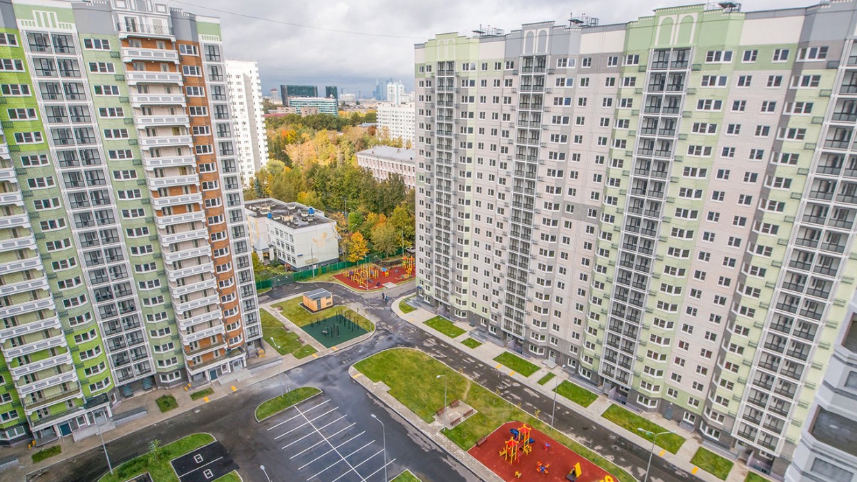 Новые квартиры по программе реновации получили более 13 тысяч москвичей