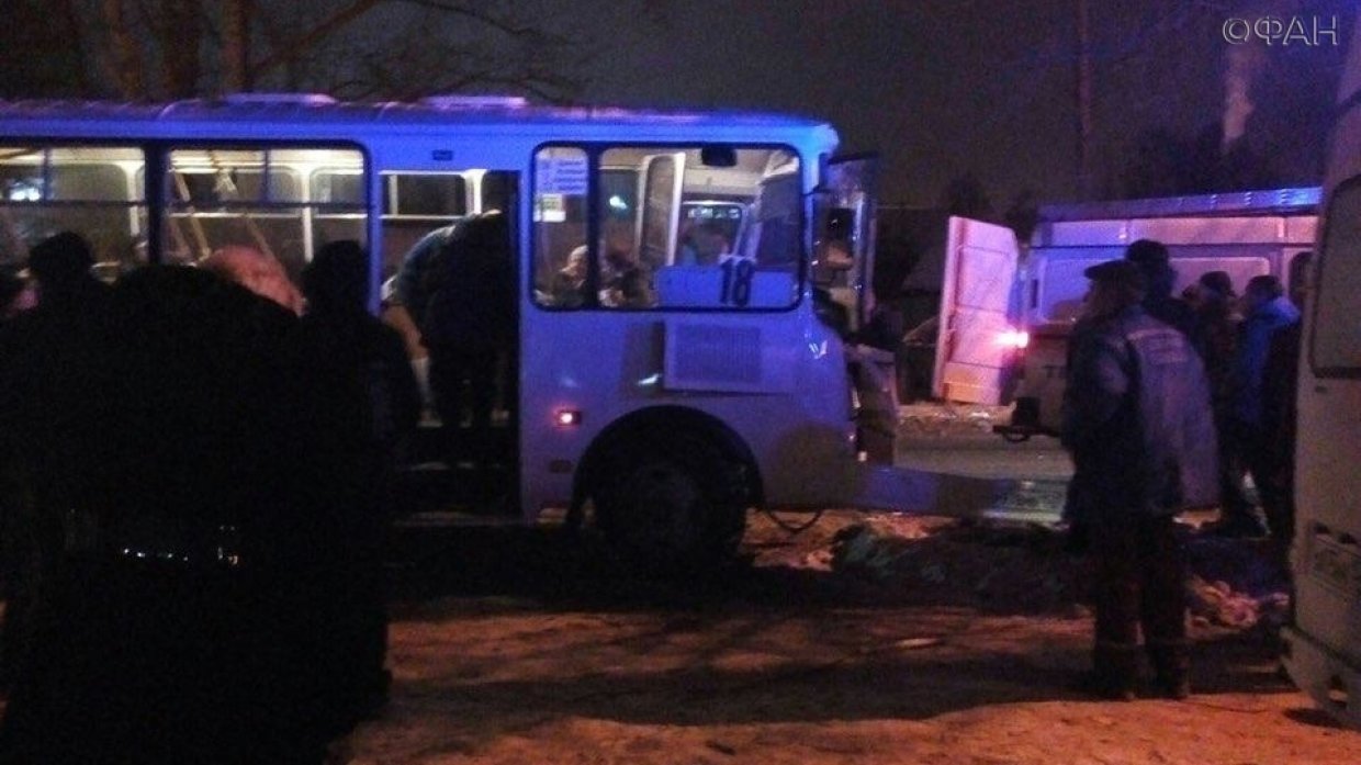 Водитель автобуса потерял сознание за рулем и врезался в дерево в Нижегородской области: ФАН публикует фото