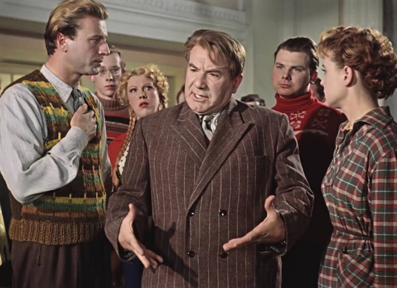 Когда не стало агитаторов-пропагандистов: связи с общественностью 90-х Когда не стало агитаторов-пропагандистов: связи с общественностью 90-х история