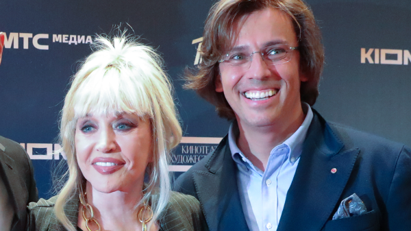 Омолодившуюся Аллу Пугачеву сравнили с Любовью Успенской в парике Омолодившуюся Аллу Пугачеву сравнили с Любовью Успенской в парике Шоу-бизнес