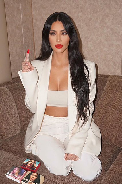 Рыжая-бесстыжая: Ким Кардашьян сменила образ ради новой фотосессии Рыжая-бесстыжая: Ким Кардашьян сменила образ ради новой фотосессии Было/Стало