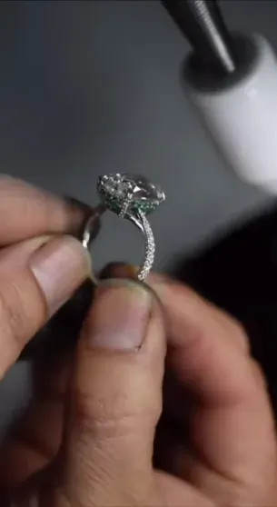 Имеет одну особенность: помолвочное кольцо первой ракетки мира Арины Соболенко оценили почти в 1 млн долларов amazon (амазон),instagram (инстаграм),социальная сеть,isa grutman jewelry,masina diamonds,Арина Соболенко,георгиос франгулис,джефф безоса,изабела грутман,Криштиану Роналду,растин ясаволян