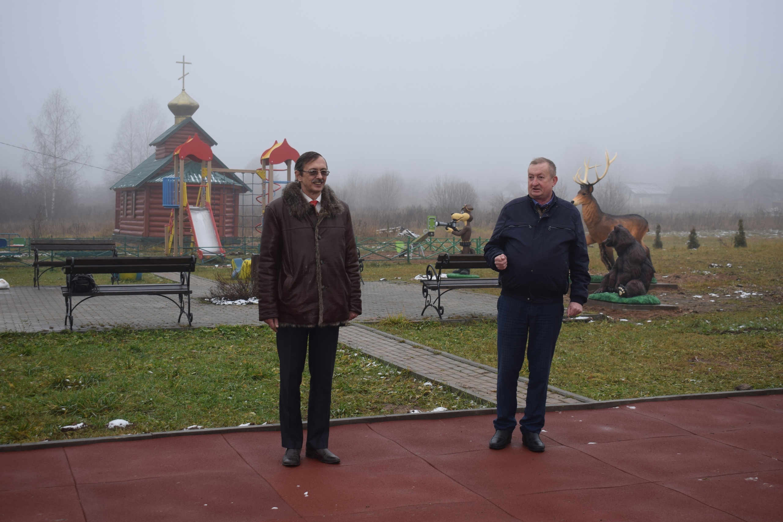 В деревне в Тверской области появились сказочные звери
