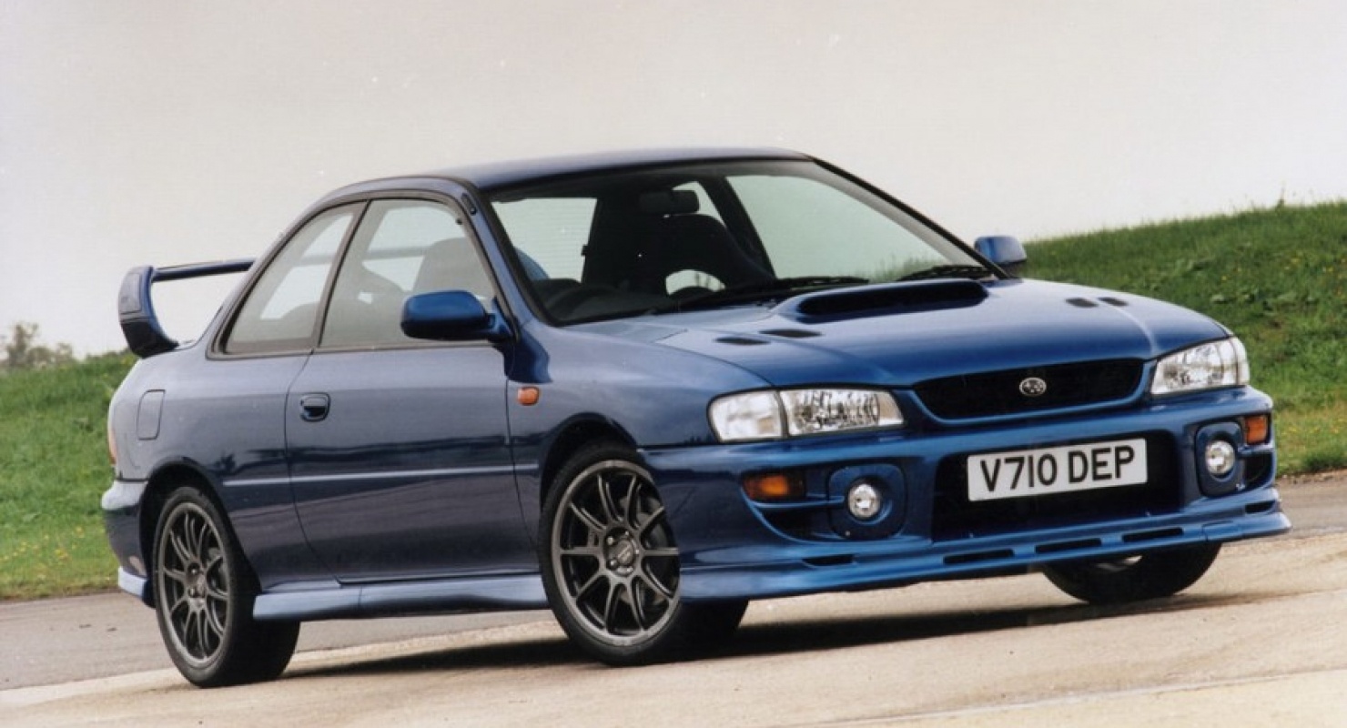 Посмотрите на Subaru Impreza с носовой частью от Lancer Evolution