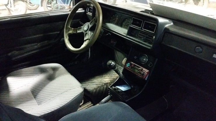 Ржавый ВАЗ-2107 Дмитрия Медведева продают за 650 тысяч рублей Ржавый ВАЗ-2107 Дмитрия Медведева продают за 650 тысяч рублей авто и мото,автоновости