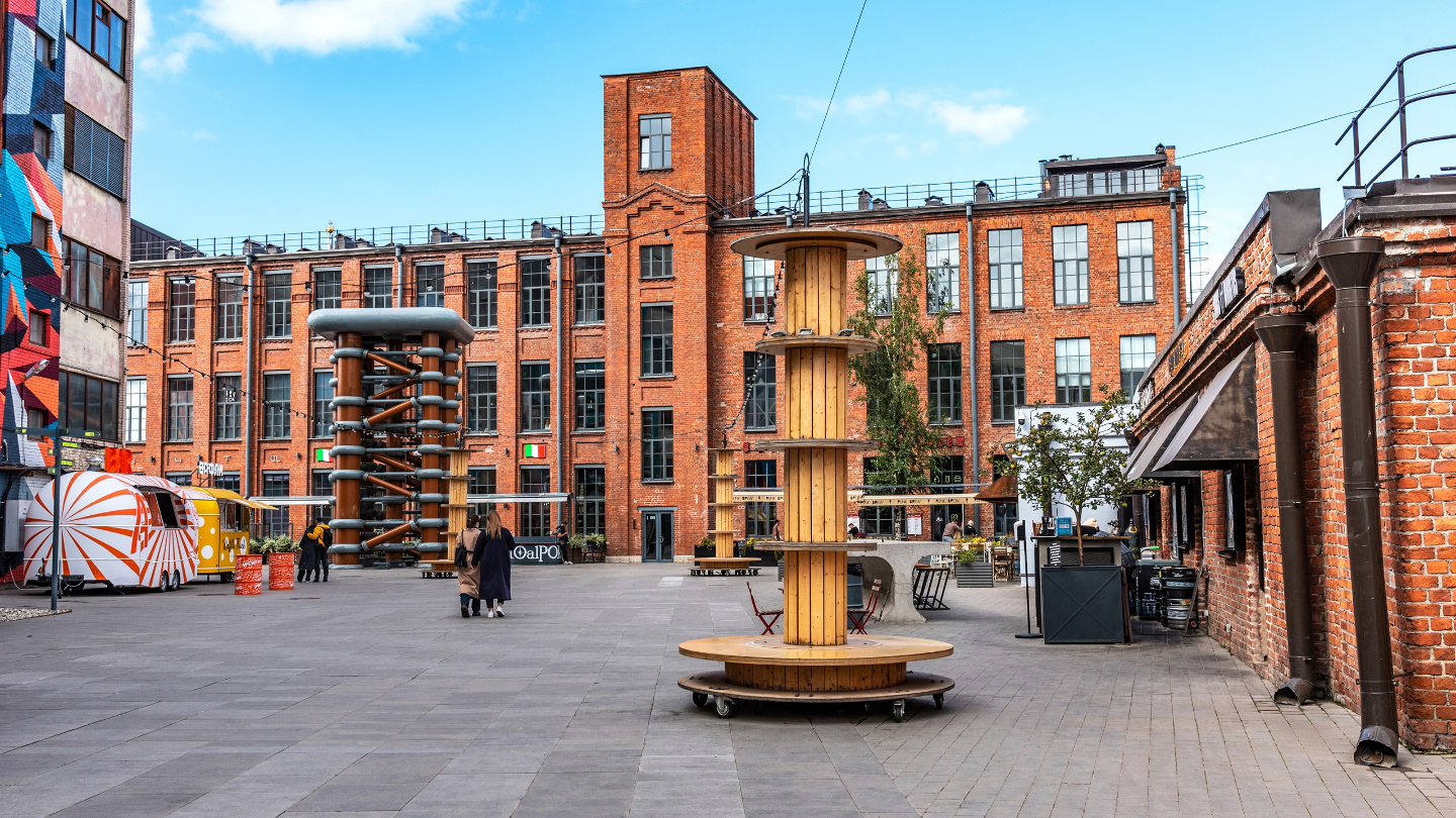 Топ-10 необычных достопримечательностей Санкт-Петербурга можно, работы, находится, здесь, церковь, пространство, проводят, экскурсию, Святой, «Севкабель, скалодром, «Дацан, внутри, экскурсии, нужно, сайте, Битлз, этого, увидеть, Джона