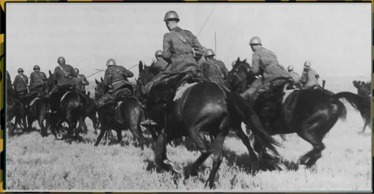 Итальянские кавалеристы в атаке