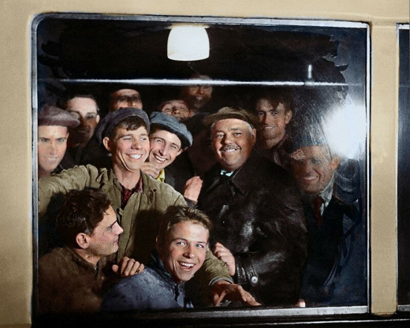 Первые пассажиры московского метро, 1935 история, ретро, фото