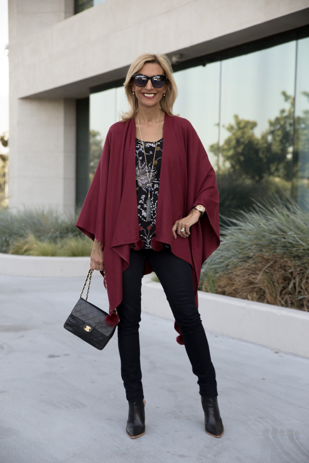 womens burgandy colored poncho with fur trim