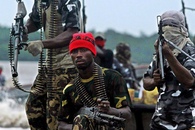 Сомалийские пираты искали добычу и столкнулись с русским флотом