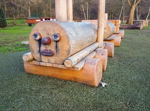 Неуместный и сомнительный дизайн детских игровых площадок 