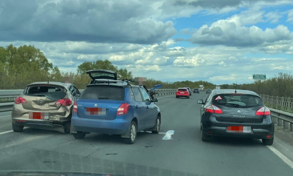 На Солотчинском шоссе Рязани образовалась пробка из-за ДТП с тремя автомобилями