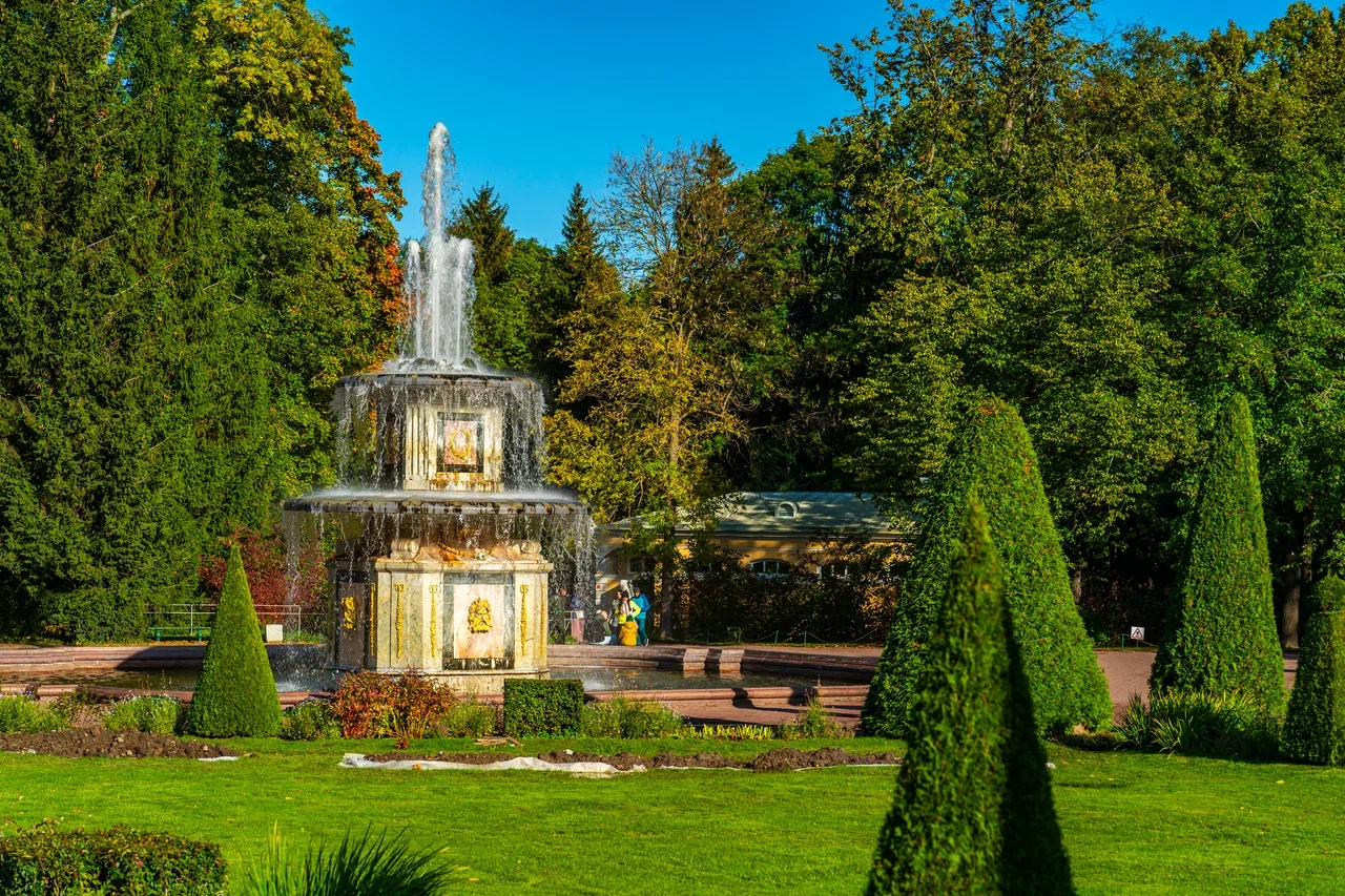 Верхний сад в Петергофе может открыться в мае после 4 лет реставрации