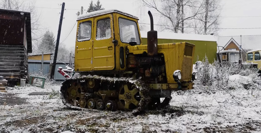 Видеоблогер обнаружил редкий гусеничный трактор Т-54В «Болгар» еще на ходу авто и мото,видео,прошлый век,СССР,трактор