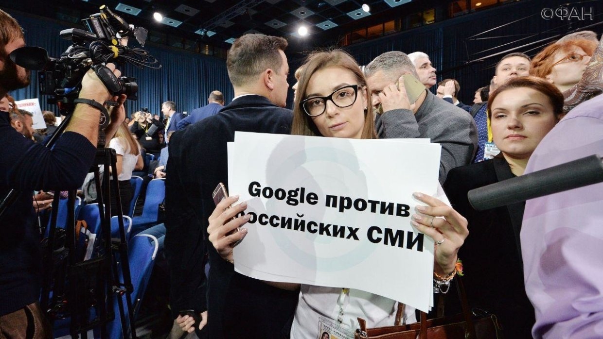 Журналистская солидарность и «море любви»: что осталось за кулисами пресс-конференции Путина