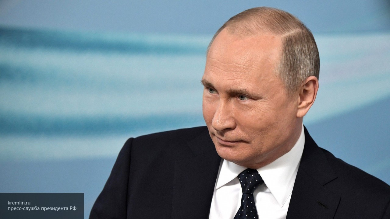 Владимир Путин лидирует с 76,6% голосов после обработки 97% протоколов