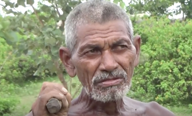 30 лет индиец копал канал одной мотыгой. В него перестали верить, но однажды в канале появилась вода Культура