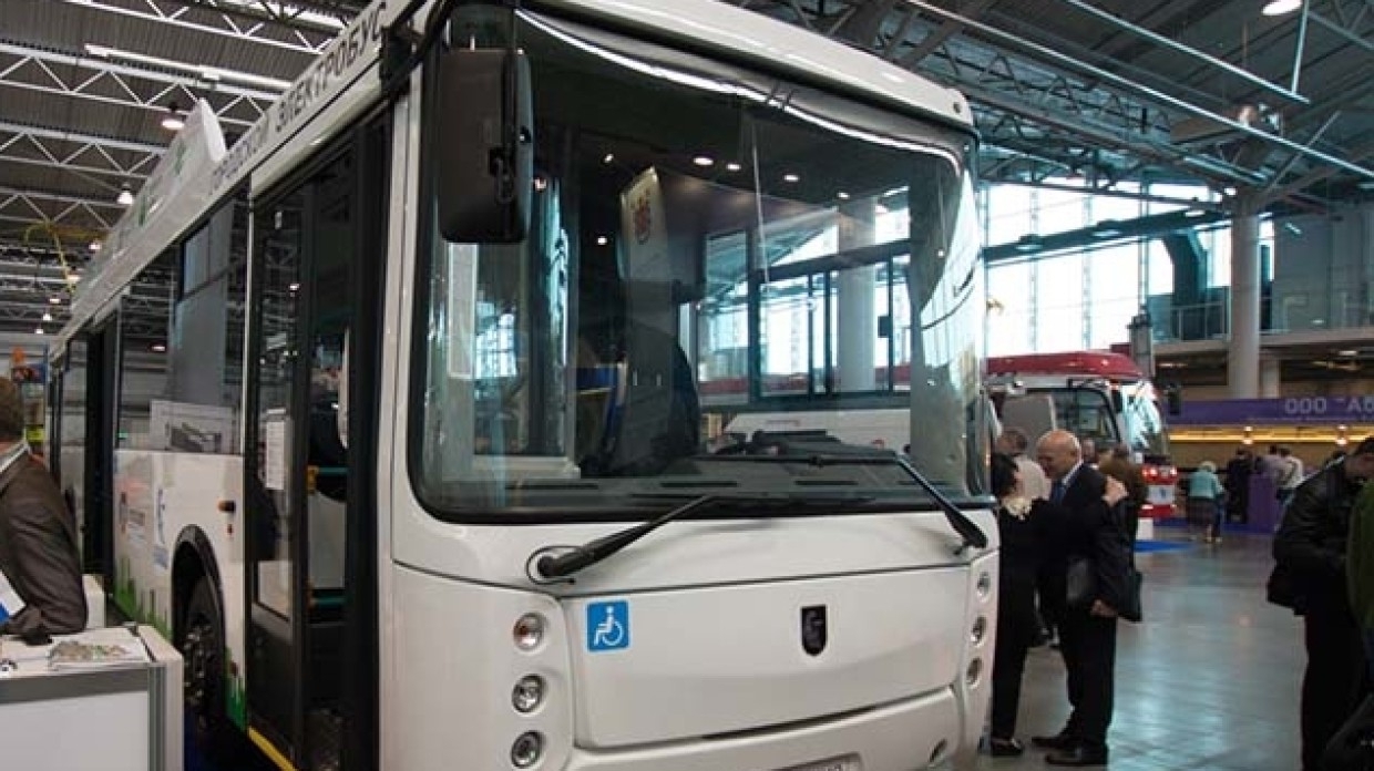 Дополнительные автобусы появятся в Петербурге на 18 маршрутах Общество