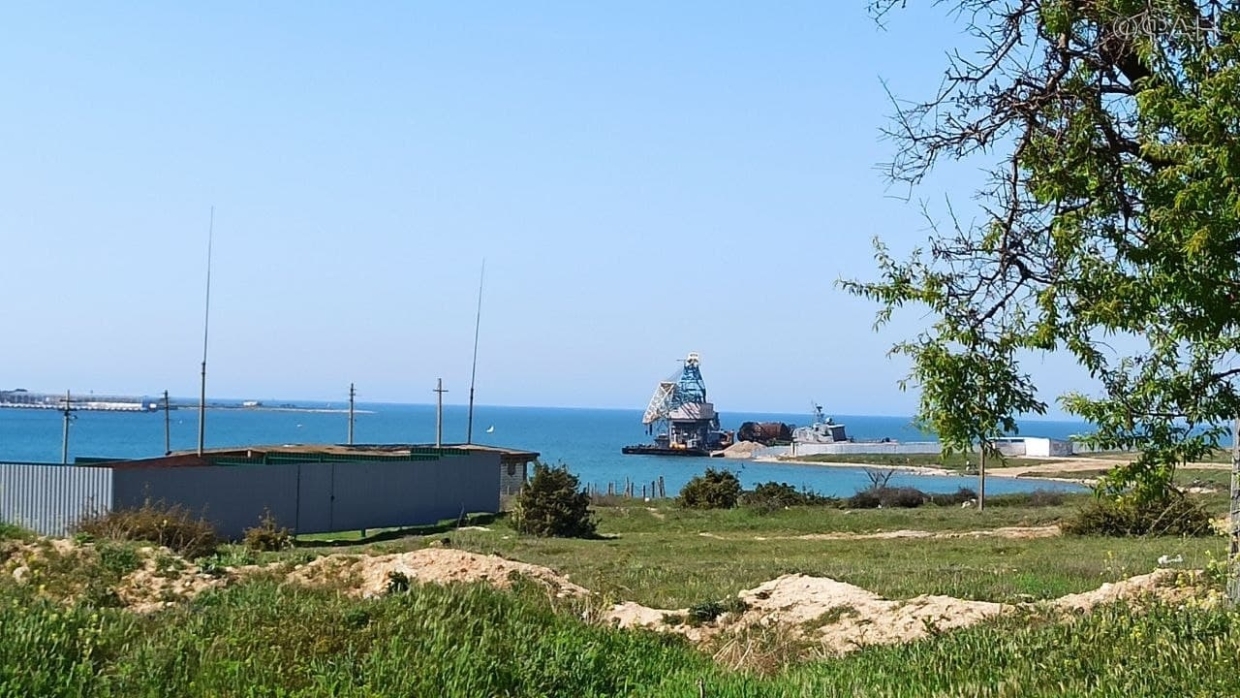 Военные корабли «Мираж» и «Владимирец» отправились в последний путь в Севастополе